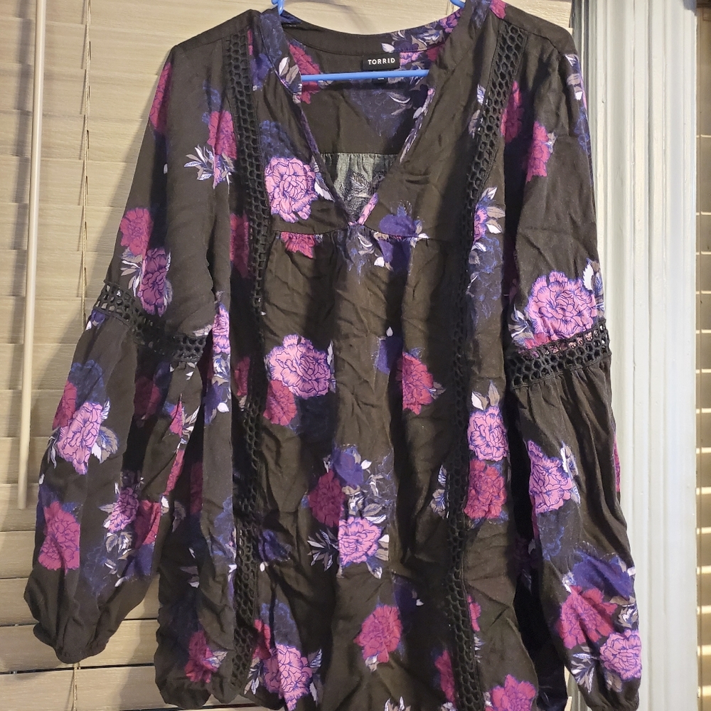 Comfy flower top